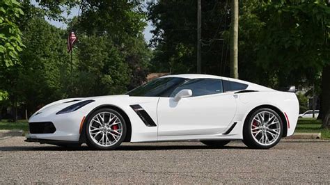 2019 Chevrolet Corvette Z06 Review Unfiltered Uncompromising