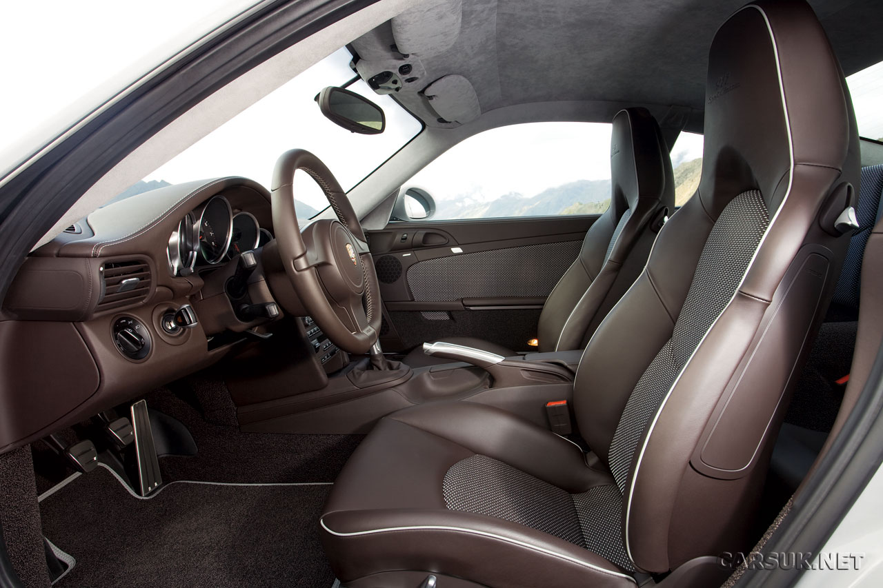 911 Sport Classic Interior: A Closer Look