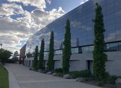 Al 51 Barrie Zesiger Sports And Fitness Center Daper