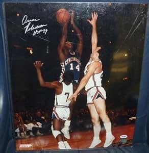 Amazon Com Sports Memorabilia Oscar Robertson Signed Picture 16X20
