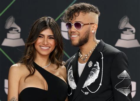 Are Mia Khalifa Jhayco Back Together Here S Why Fans Think So