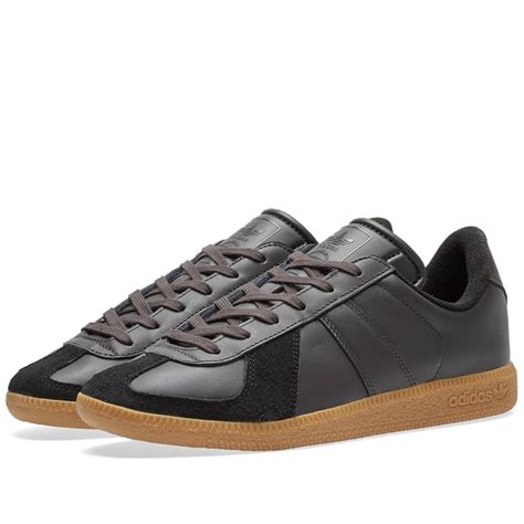 Black Adidas BW Sport 275: A Classic Sneaker Review