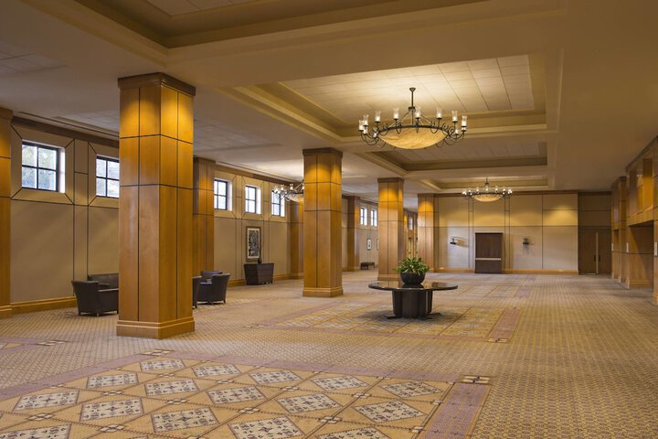 Casey S Sports Bar And Grill Sheraton Birmingham Hotel