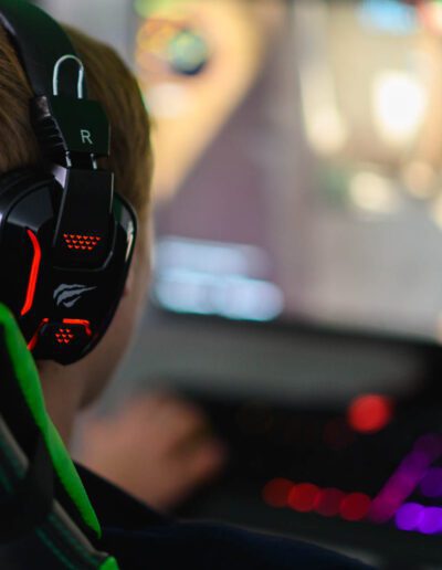 Efterskole Med Esport Tidligere Prof Spiller Som Underviser Dhe Efterskole Med Esport Tidligere Prof Spiller Som Underviser Dhe