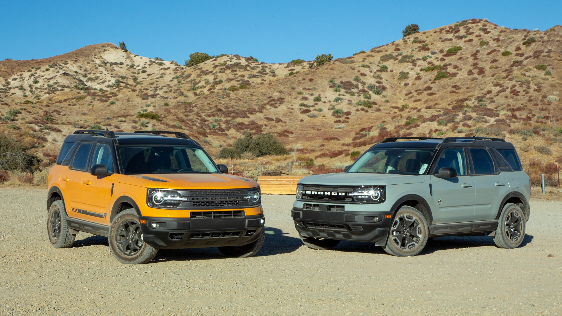 Ford Bronco Vs Bronco Sport Side By Side Comparison Youtube