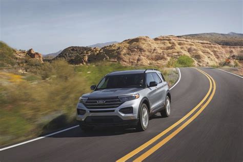 Ford Explorer Xlt Vs Limited Which Trim Is Right For You Autoguide Com Ford Explorer Xlt Vs Limited Which Trim Is Right For You Autoguide Com