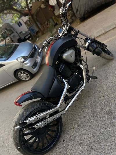 Heavy Sports Bike Honda Shadow 750Cc In Muscle Shape Bikes Heavy Sports Bike Honda Shadow 750Cc In Muscle Shape Bikes