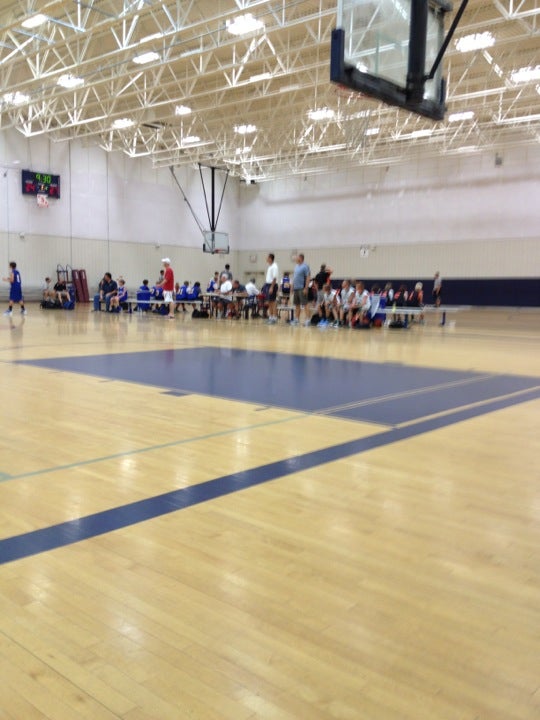 Top Hotels Near Center Court Sports Complex Waukesha WI