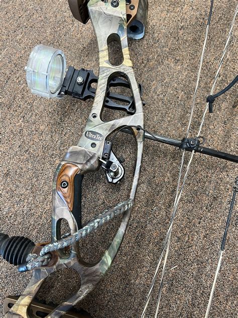 I Have A Hoyt Xt 2000 Ultratec Is This Bow Worth Anything I M Newer