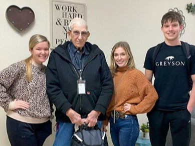 Students Raise More Than 230K So 80 Year Old Janitor Can Retire