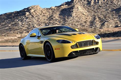 The Ultimate Driving Experience 2017 Aston Martin V12 Vantage S