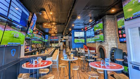 The Ultimate Guide To Chicago S Best Sports Bars Best Places To Watch
